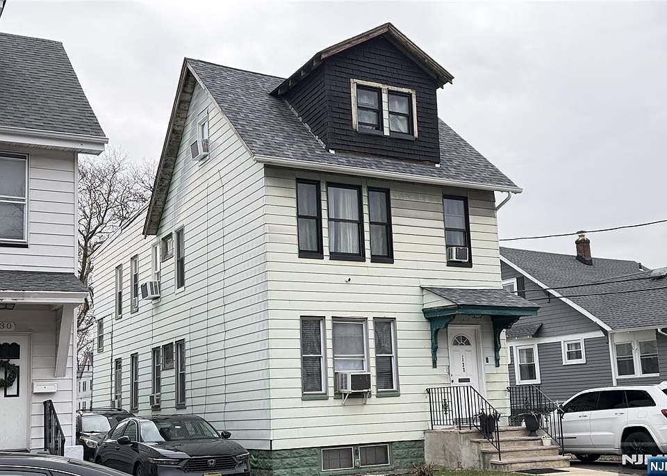 1st image of 132 Brookwood St