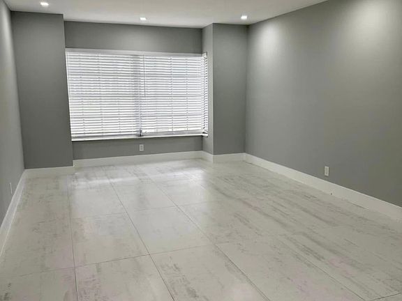 5th image of 2191 NE 68th St APT 403