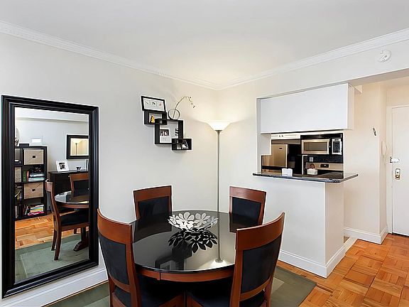 3rd image of 333 E 75th St APT 10C