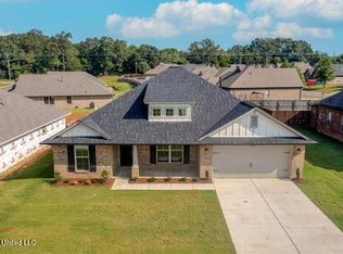 2630 Rutherford Dr, Southaven, MS 38672