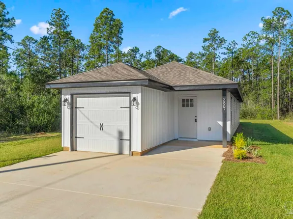 2887 N 24th Ave, Milton, FL 32583