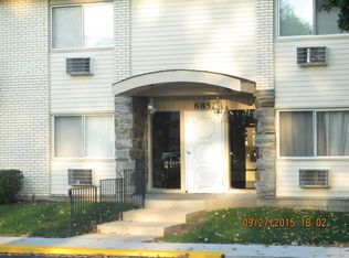 8852 N Leslie Ln #104D, Des Plaines, IL 60016