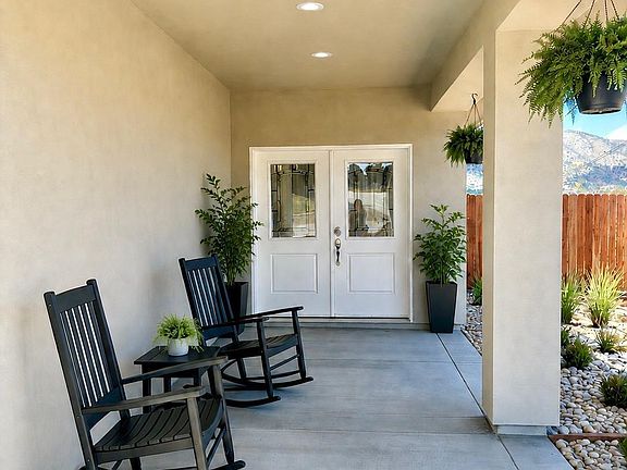 4th image of 22381 Vaquero Dr