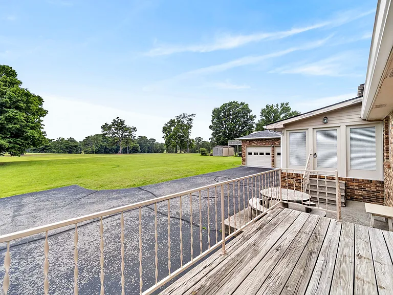 120 Briarwood Dr — Photo 9