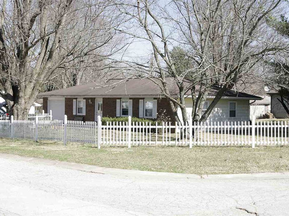 1st image of 551 S Poplar Dr
