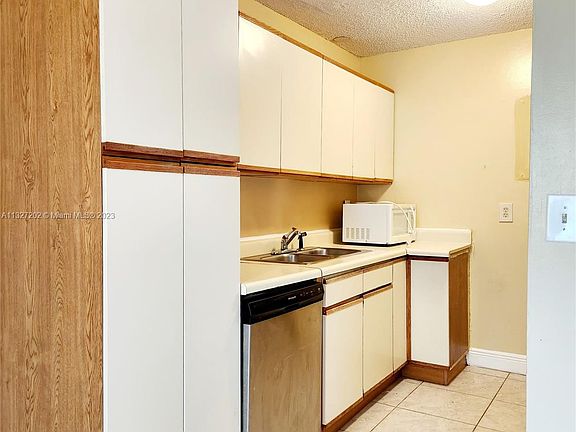 5th image of 8913 NW 28th Dr #39