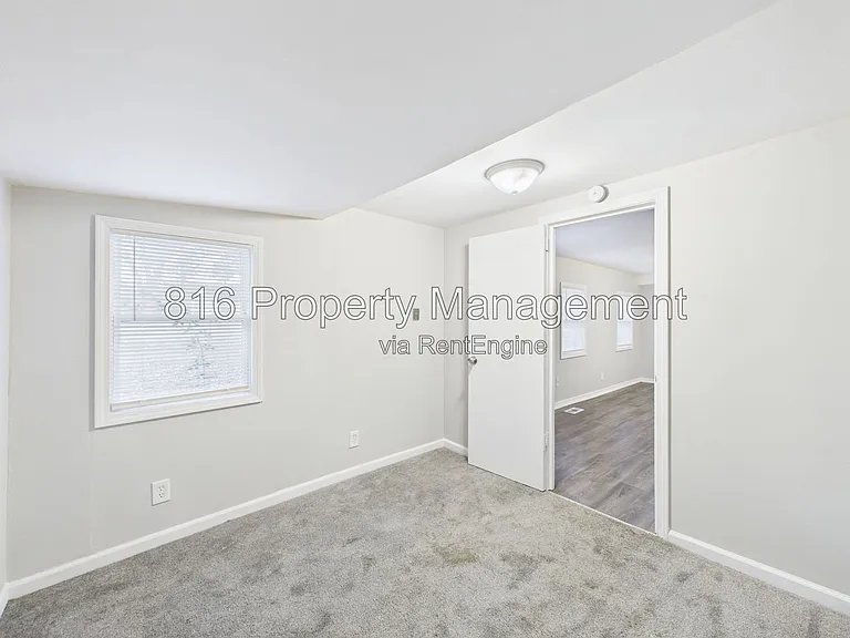 126 S Village Ter — Photo 13
