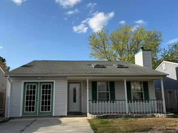 1232 Saddlebred Dr, Virginia Beach, VA 23464