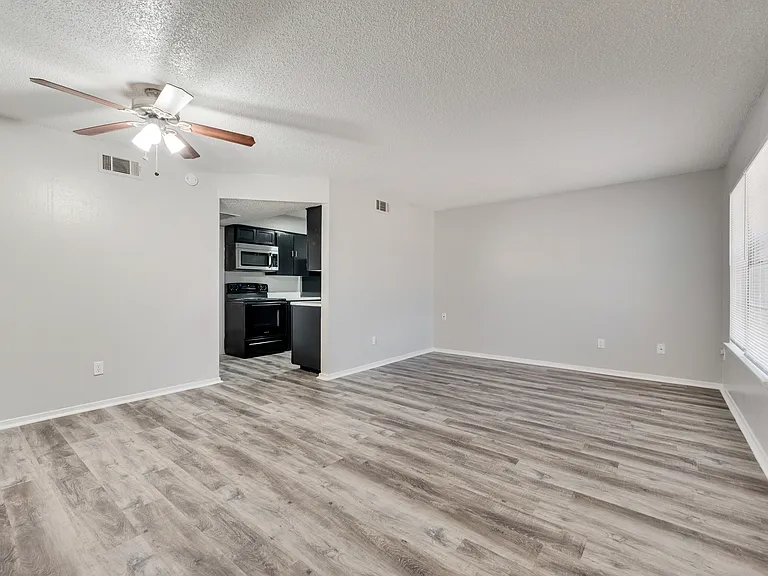 6626 Reeves St — Photo 4