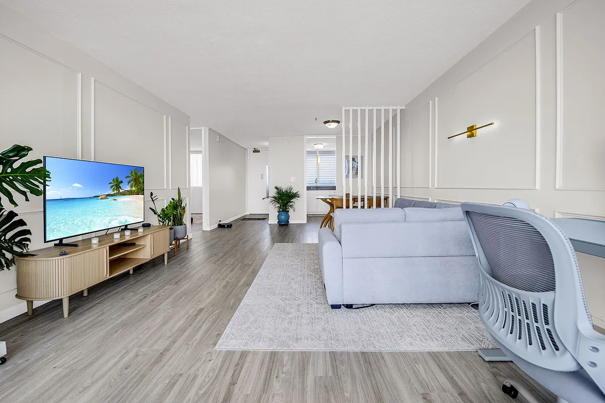 Building Photo - 1212 Punahou St #2502