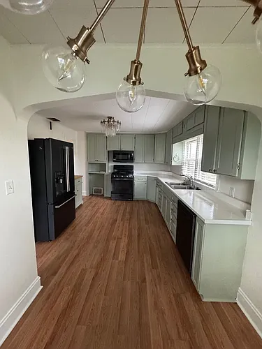 341 Wilson Ave Photo 1