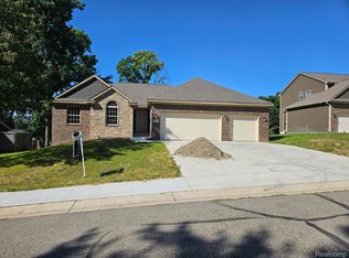 5800 Appian Way, Waterford, MI 48329