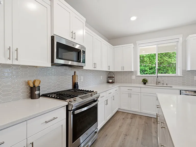 6901 NE 16th Ave — Photo 13