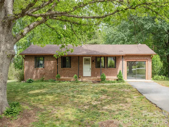 126 Upward Acres St, East Flat Rock, NC 28726