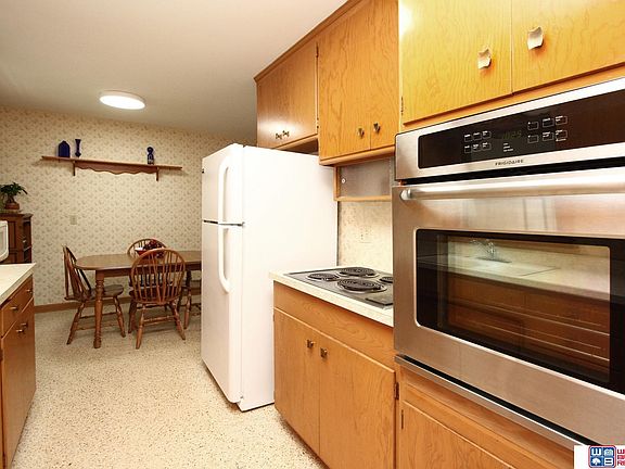 5th image of 7200 Dudley St