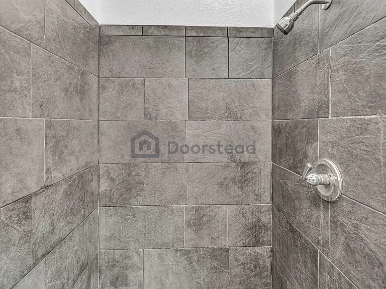 1803 E Yandell Dr — Photo 15
