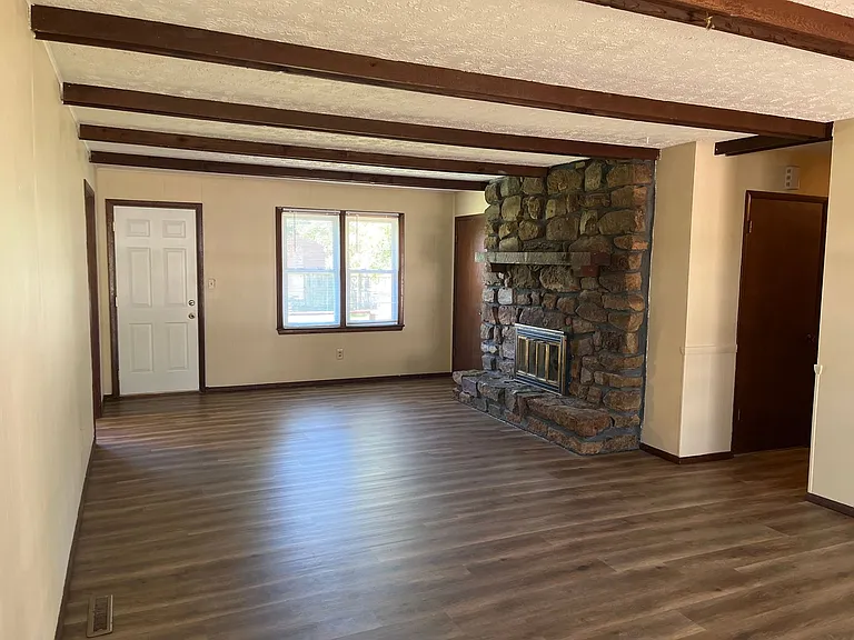2935 S Roanoke Ave — Photo 8