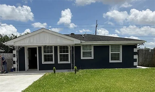 1511 Schnell Dr — Photo 3