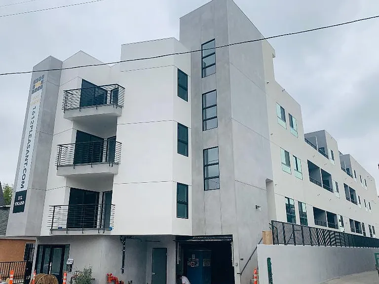 1612 Pleasant Ave #201 — Photo 1