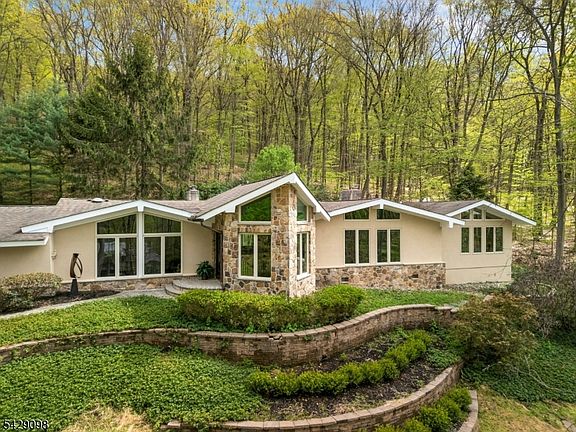 3rd image of 174 Bliss Rd