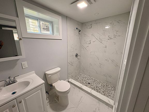 5th image of 23 Belknap Ave Floor 1