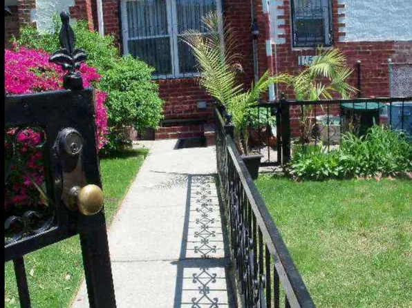 11541 227th St, Cambria Heights, NY 11411