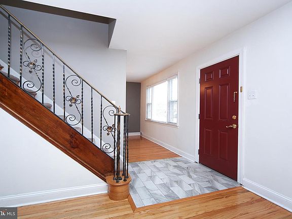3rd image of 1113 Concord Ave