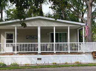 800 N Vine Valley Rd #90, Middlesex, NY 14507