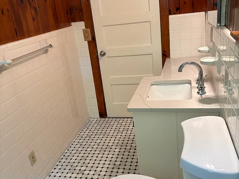 3406 Laurel Park Hwy — Photo 9