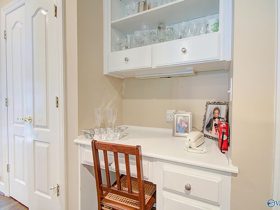 5th image of 2931 Honors Row SE