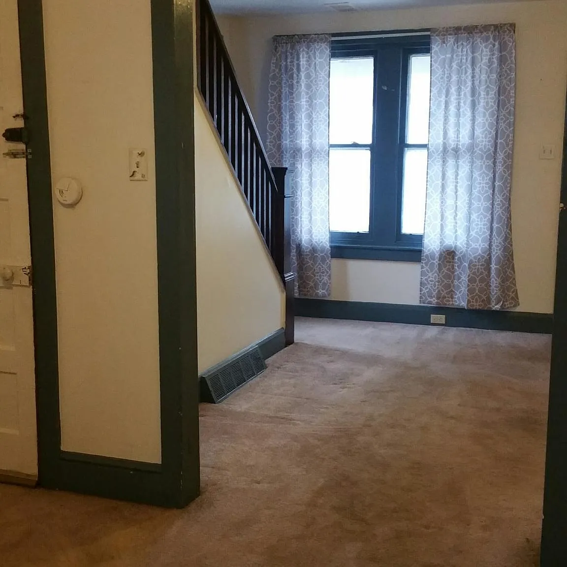 3 bed, 868 sqft, $1,800 — Photo 3
