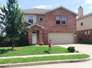 7916 Meadow Spring Ln, Fort Worth, TX 76120