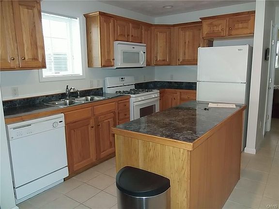 5th image of 27 Dockside Dr