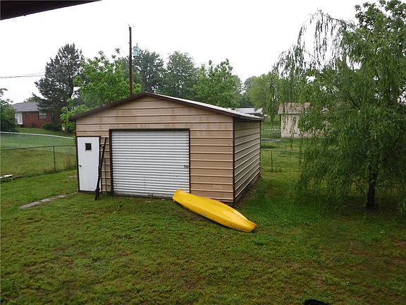 3rd image of 209 Northview Ave
