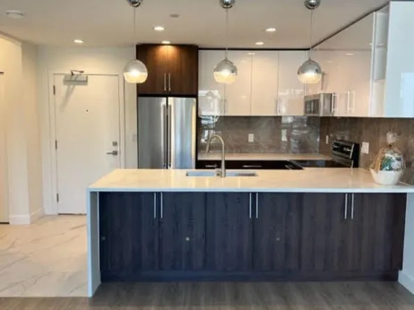 11703 Fraser St #207, Maple Ridge, BC V2X 6C4