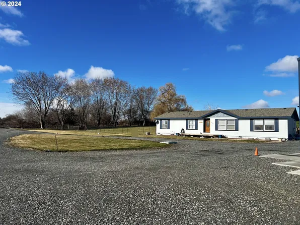 900 N Sloan St, Stanfield, OR 97875