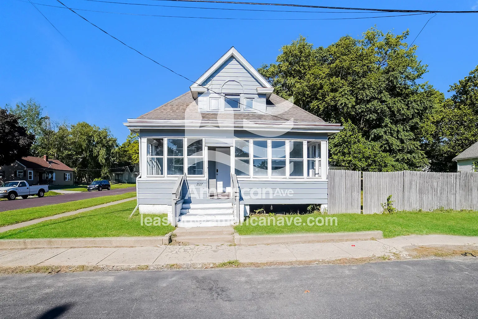 2127 N Prospect Rd photo 1