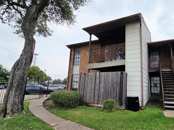 9090 S Braeswood Blvd APT 74, Houston, TX 77074