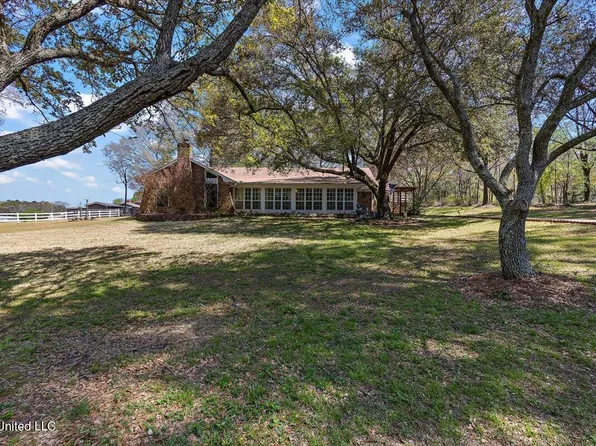 1088 Ponderosa Dr, Terry, MS 39170