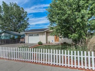 2745 SW 23rd St, Redmond, OR 97756