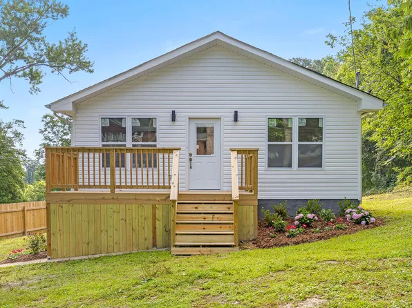 52 E Lakeview Dr, Rossville, GA 30741