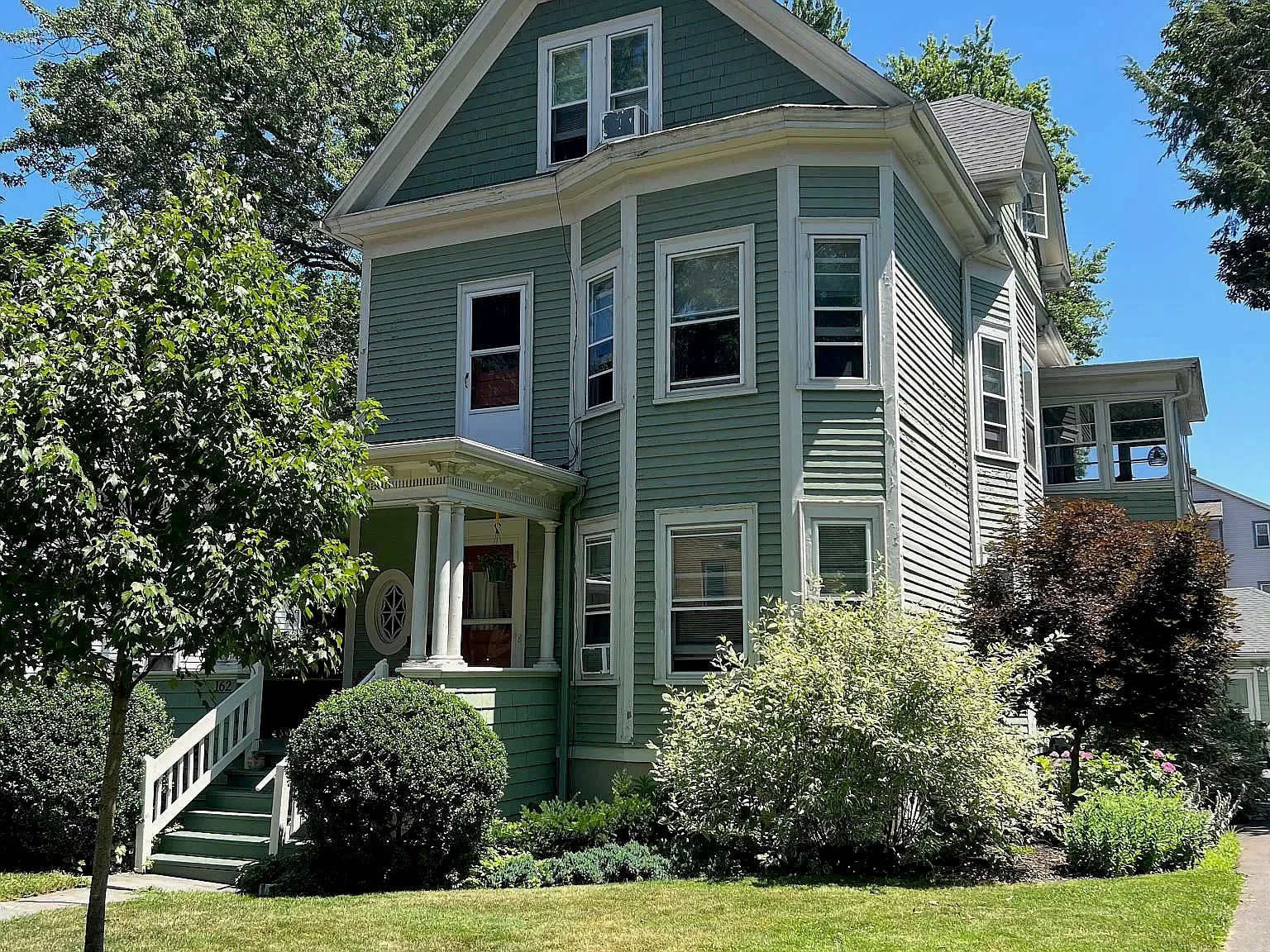 2 bed, 800 sqft, $1,350 — Photo 1