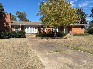 704 Alice Ave, Lindsay, OK 73052