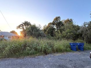 119 Thelma Ln, Texas City, TX 77591