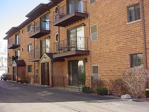 1st image of 5973 N Northwest Hwy APT 2B