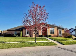 203 Sandstone Dr, Chatham, IL 62629