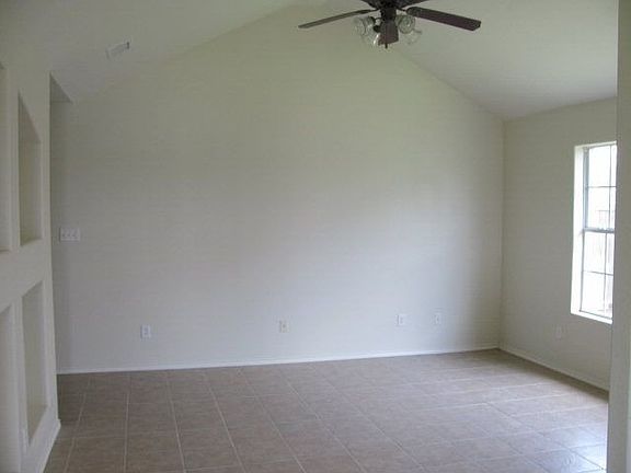 5th image of 1585 Res St