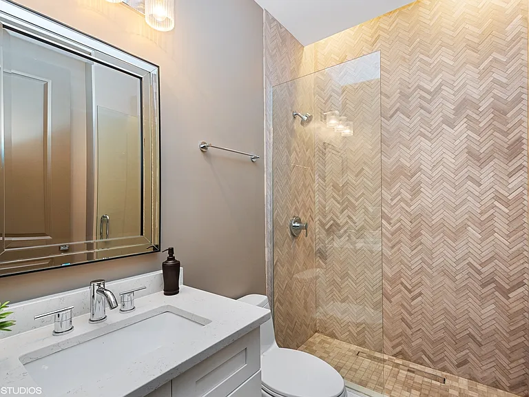 441 E Oakwood Blvd #2 — Photo 9