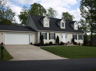 2319 Magnolia Dr, Fairmont, WV 26554