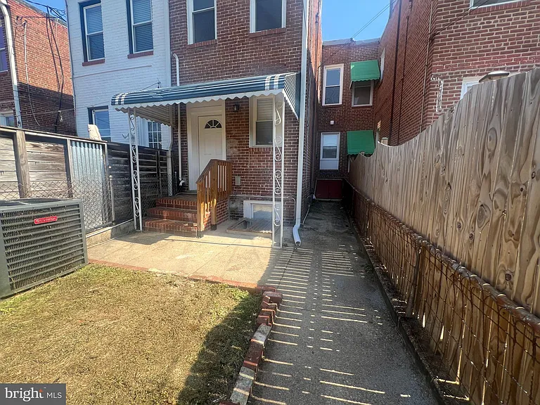 3031 Shannon Dr — Photo 24